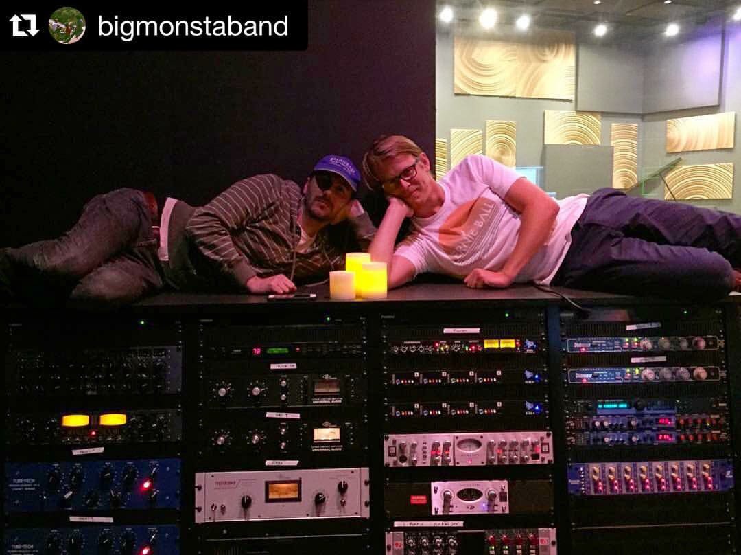 HybridStudiosCA's tweet photo. #Repost @bigmonstaband #ocmusic 
・・・
💋 @jonobrienrecording &amp; @mikeswillson being cute at @hybridstudiosca #bigmonsta https://t.co/Ao1CrVWidv