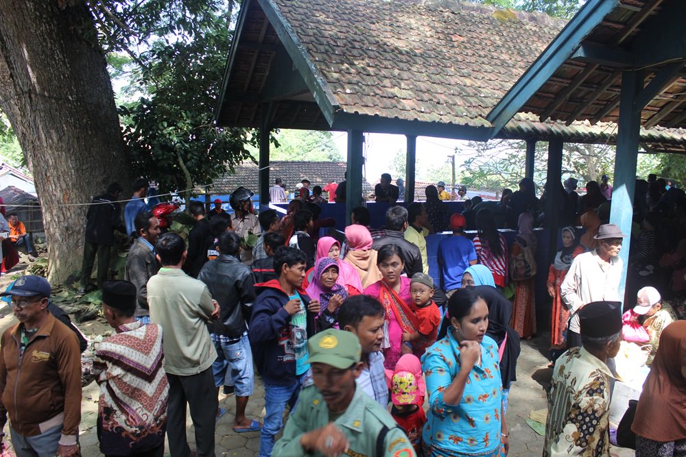 Tradisi 'manganan' di Cagar Budaya Situs Janjang Kecamatan Jiken 
Tahun 2016