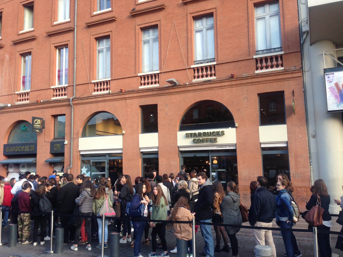 obrien's tweet photo. So the first Starbucks in Toulouse opened this morning with iPhone-like lines... #starbucks #toulouse https://t.co/tRqLa8Y75C
