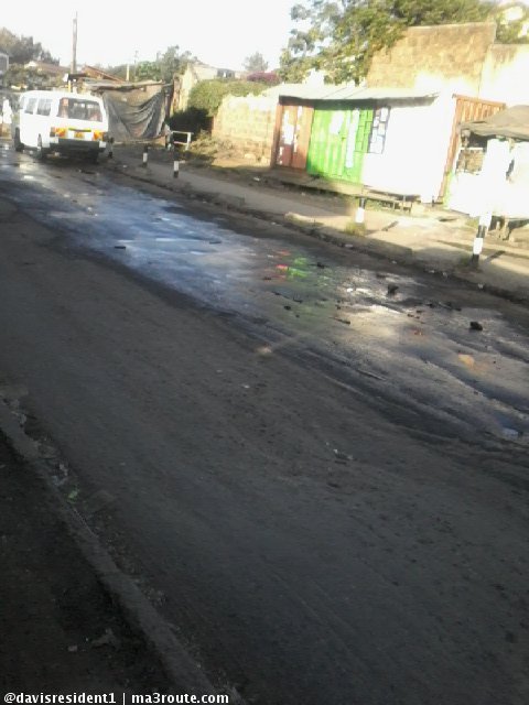 08:58 <a href="/KideroEvans/">Dr. Evans Kidero</a> <a href="/BerylOkundi/">Beryl Okundi</a> kiosks,containers on mbagathi rd ~more ⇢ ma3route.com/update/483509  via <a href="/davisresident1/">davisresident</a>