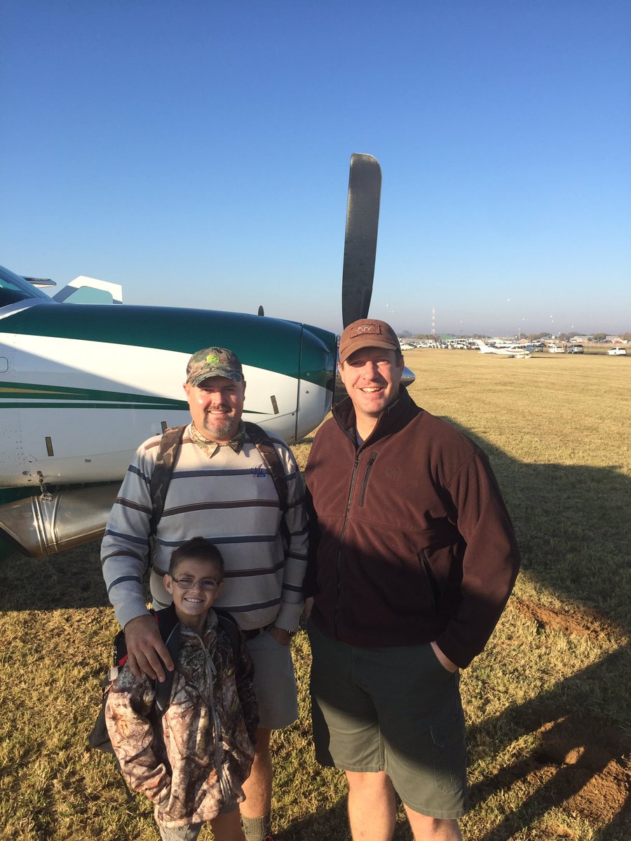 BakkiesBotha4's tweet photo. Nou net geland by Nampo vir die dag hoop die rug gaan hou met al die loop. Blessings. https://t.co/sBnFvrBzqm
