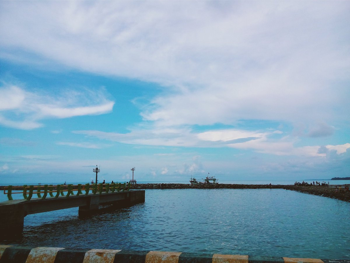 zuhri_17's tweet photo. Alon praune wis nengah byak byuk byak banyu binelah ora jemu-jemu mesem karo guyu. 
Lok. Pelabuhan klidang lor https://t.co/VH5b4R9u8i