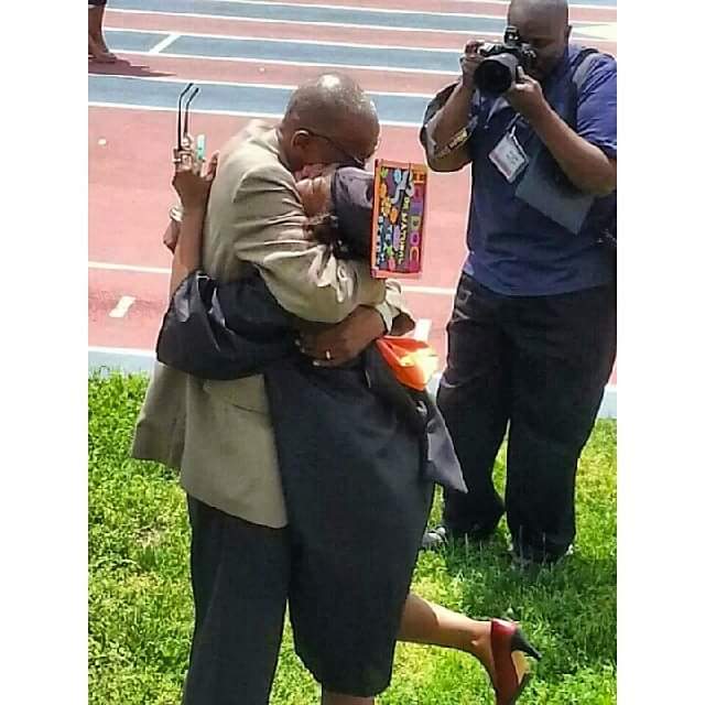 BmoreBeloved's tweet photo. One of the best days of my life! I wept for joy & had a praise break when I graduated! #Morgangrad2k14 https://t.co/OqWzA4TxhZ
