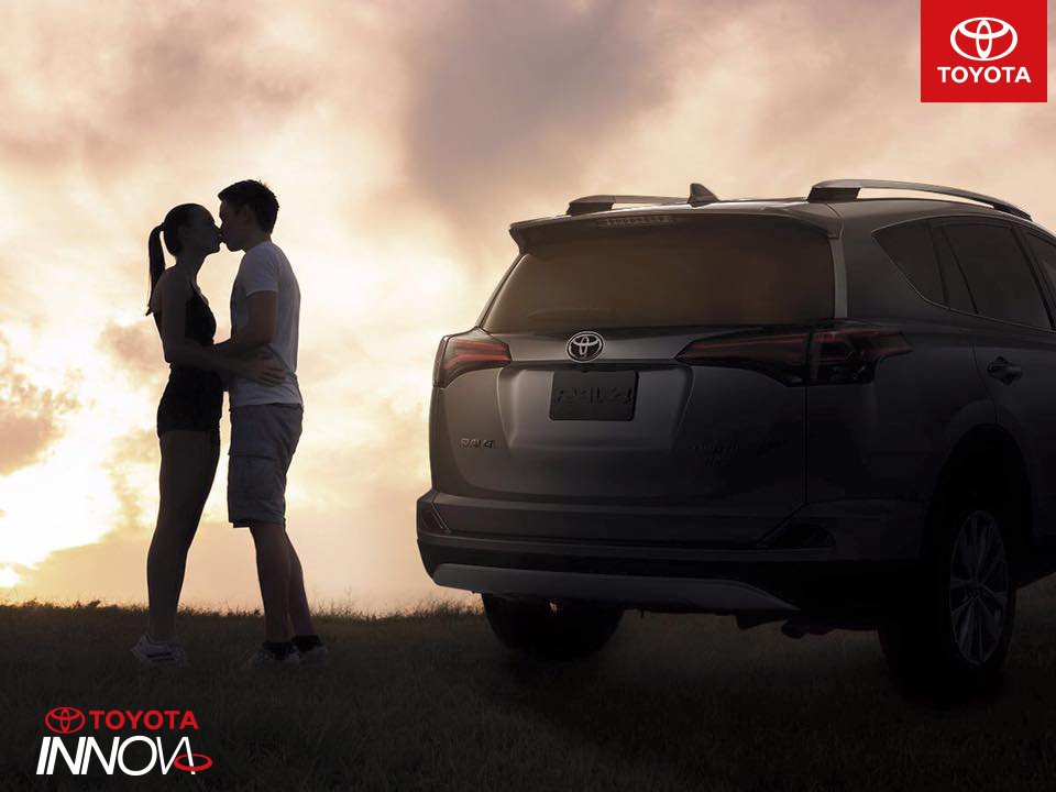 Toyota_CLEBER's tweet photo. Tu Rav4 siempre te acompañará en los mejores momentos. #MiToyotaConInnova #Rav42016 ➡ https://t.co/iTxezx7kB3 https://t.co/oWIZGcURAp