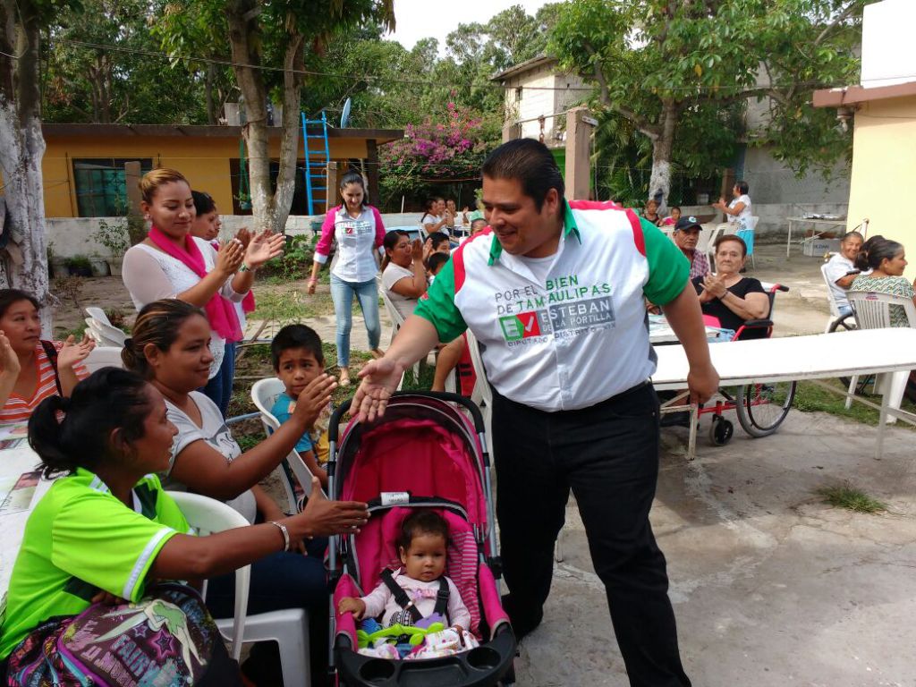 ReporteDirecto's tweet photo. Seré un diputado de calle, no de escritorio: @EstebanXTi #Altamira #Elecciones2016 https://t.co/vUlFI9K2TO https://t.co/Gbw5iORZZ2
