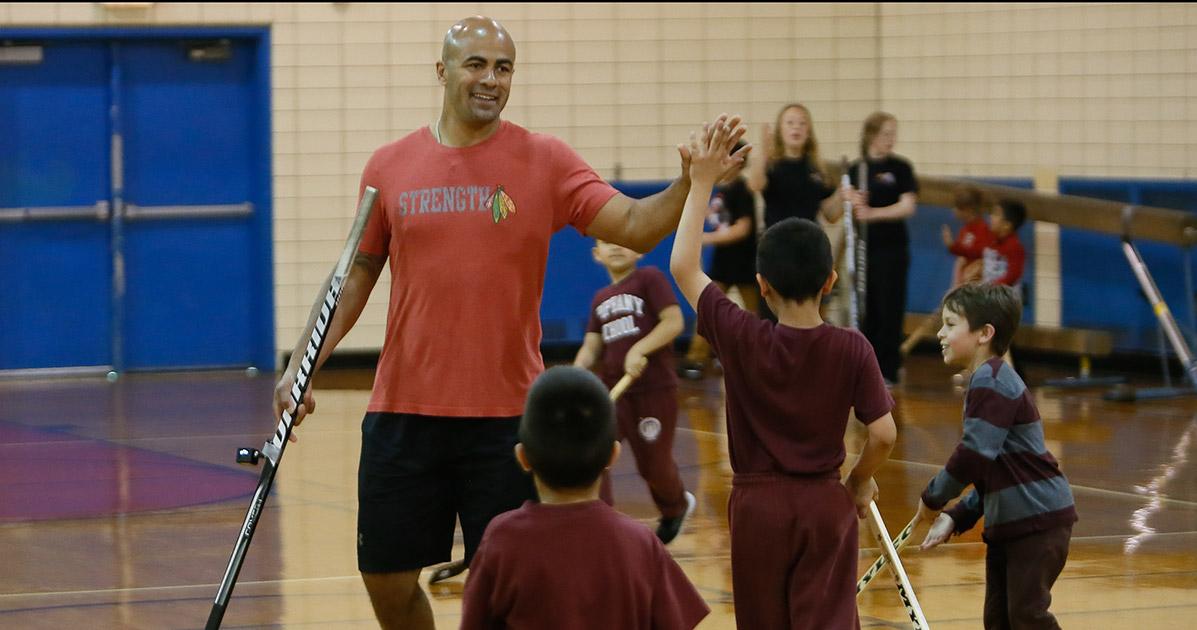 _lb32_'s tweet photo. Watch Jamal Mayers and @bhyouthhockey team up to host a G.O.A.L. clinic with El Valor! - https://t.co/F4yPfevTsV https://t.co/9Ul8R2l6gH