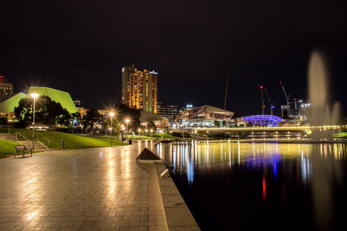 jonathon_march's tweet photo. @SMullighan @UniofAdelaide looks even better at night though... https://t.co/VBMMdAnkY2