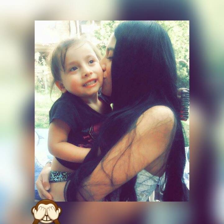 Daniiela658's tweet photo. Mi princesa te amo #SOFIAA! 👭😍❤👌 https://t.co/s8kzDBy5N9