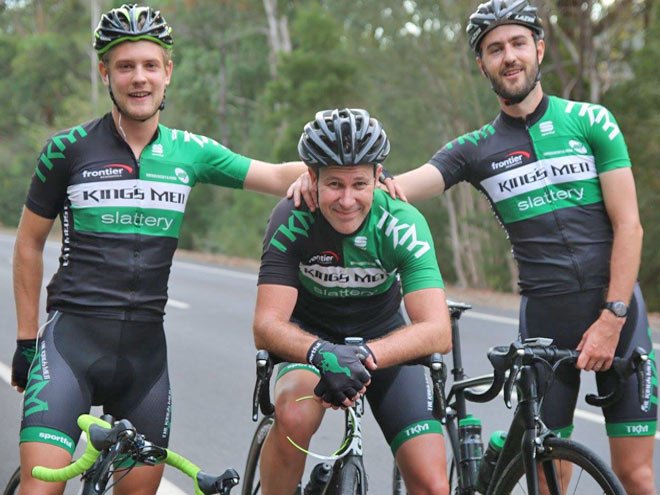 Bunchrides's tweet photo. The power of cycling, how it can provide a support network for its members https://t.co/X17AxGIR0d @tkm_slattery https://t.co/OZuqMTWUkF