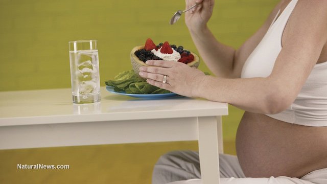 HealthRanger's tweet photo. New #research proves that a #HighFructoseDiet is #unhealthy for #pregnant #mothers https://t.co/PVe5jTNqwo https://t.co/sblPkFFVhA