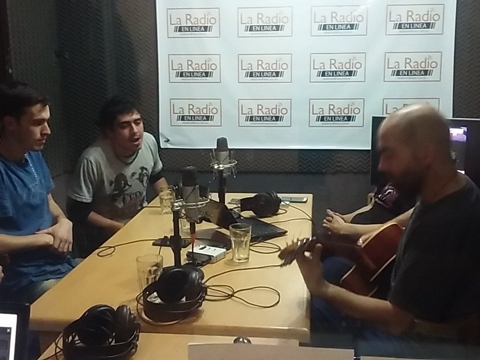 radioloquede's tweet photo. Ultima tanga del #programa102 @eddlp_oficial https://t.co/0gYN5Bha6v