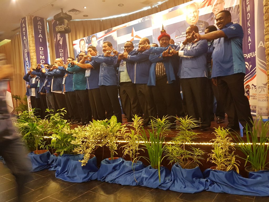HamPagawak's tweet photo. @SBYudhoyono https://t.co/o4d3rrLcF4