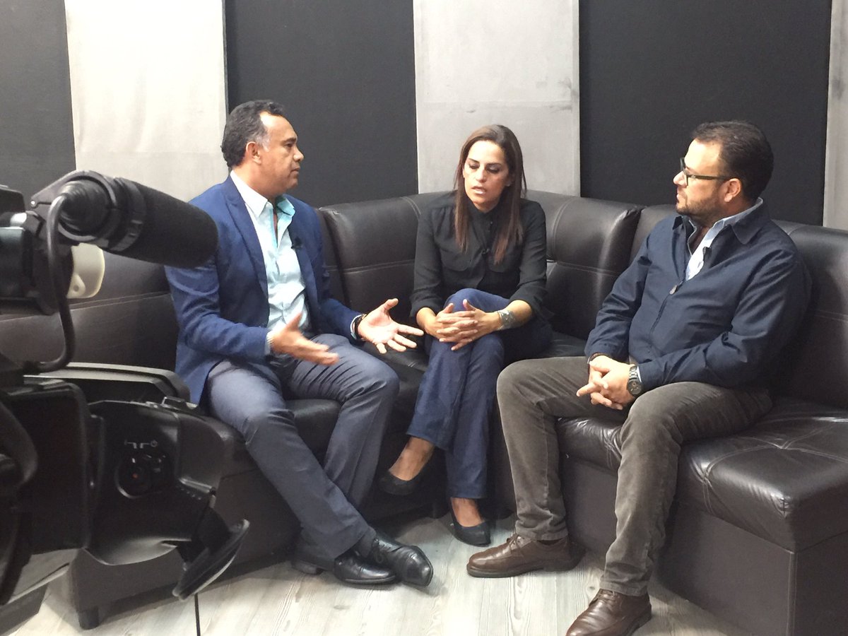VIA_Testigos's tweet photo. En este momento estamos en vivo con: @hugoestefania_m y @baltasar_zc / Canal 10 #Cablecom / https://t.co/DWyGTKF69t https://t.co/xZQhXNEt8f