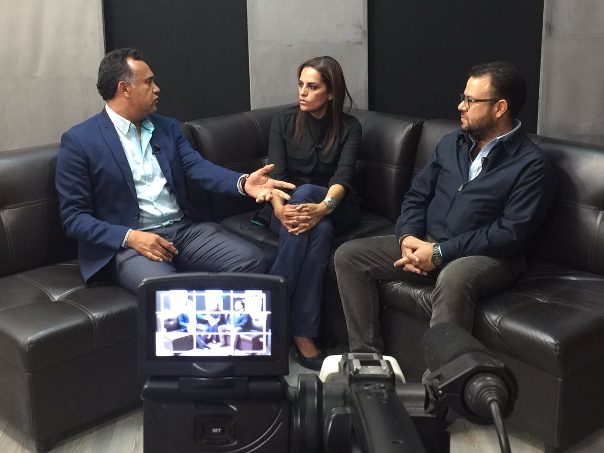 VIA_Testigos's tweet photo. En este momento estamos en vivo con: @hugoestefania_m y @baltasar_zc / Canal 10 #Cablecom / https://t.co/DWyGTKF69t https://t.co/xZQhXNEt8f