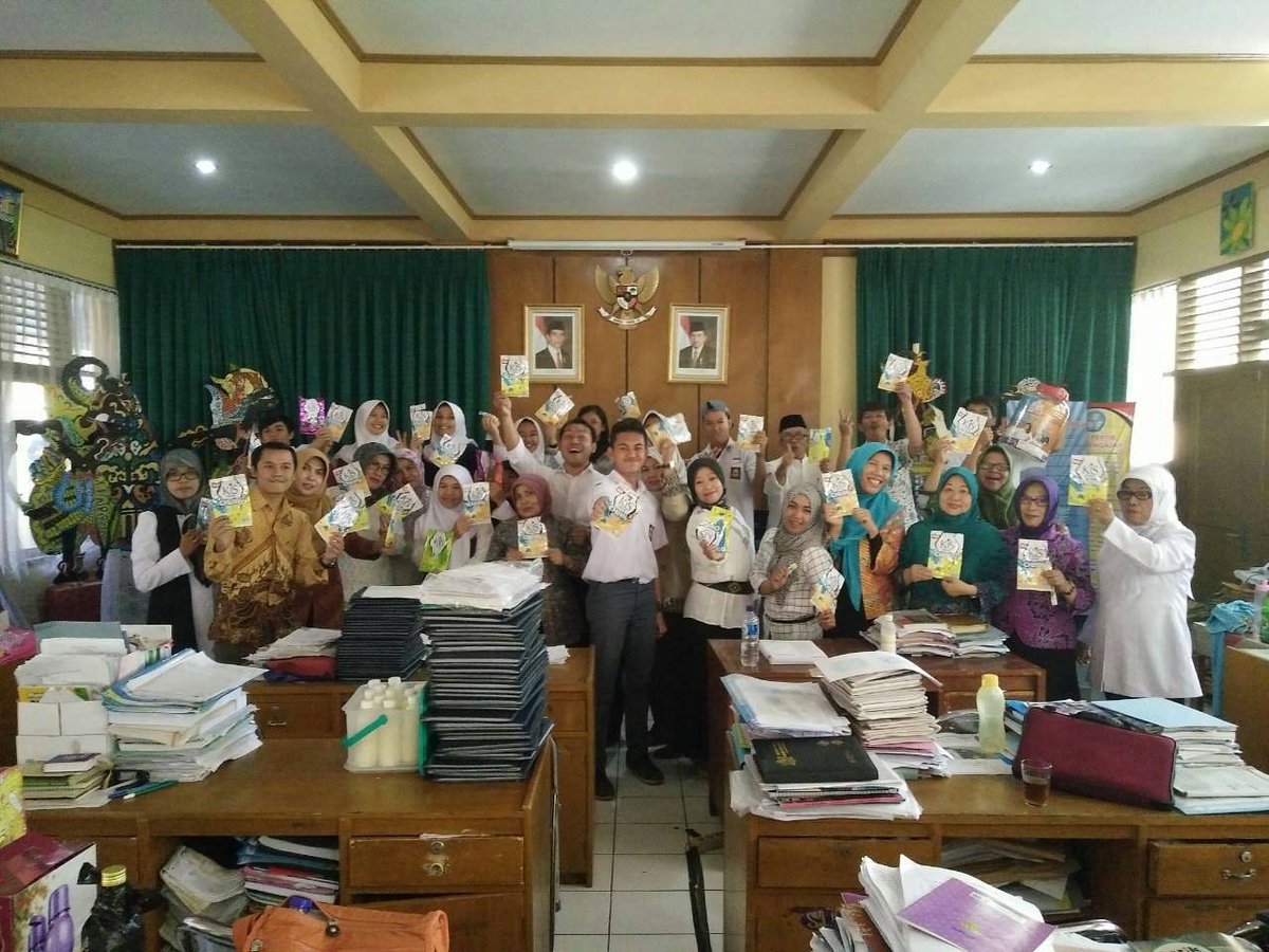 pasukanipa2's tweet photo. #KisChewySchoolBattle #SMAN1LMBG #Tantangan9 @ardanradio @permenKISmint https://t.co/cTUuOmCQqr
