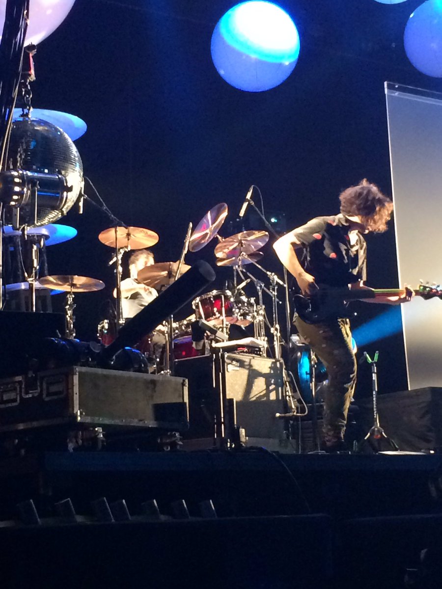 cfm_miku_en's tweet image. OMG!!!! @misamisamisawa &amp;amp; @megmemikoto with @jamesdevito &amp;amp; @likeluke_ of @anamanaguchi 😭😭💦✨💖 special collab encore!!