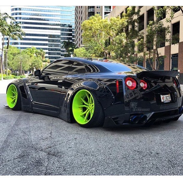 ignantt's tweet photo. RT: #cars #carporn #supercar | @nothingbutpaulwalker | wide body slammed gtr! Owner @gtr_dom photo by @xnworks  ___… https://t.co/XDwzdKuDmS