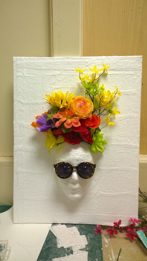 TheVisualDept's tweet image. Studio sneak peak for @SquintEyewear #spring  #windowdisplaydesign!