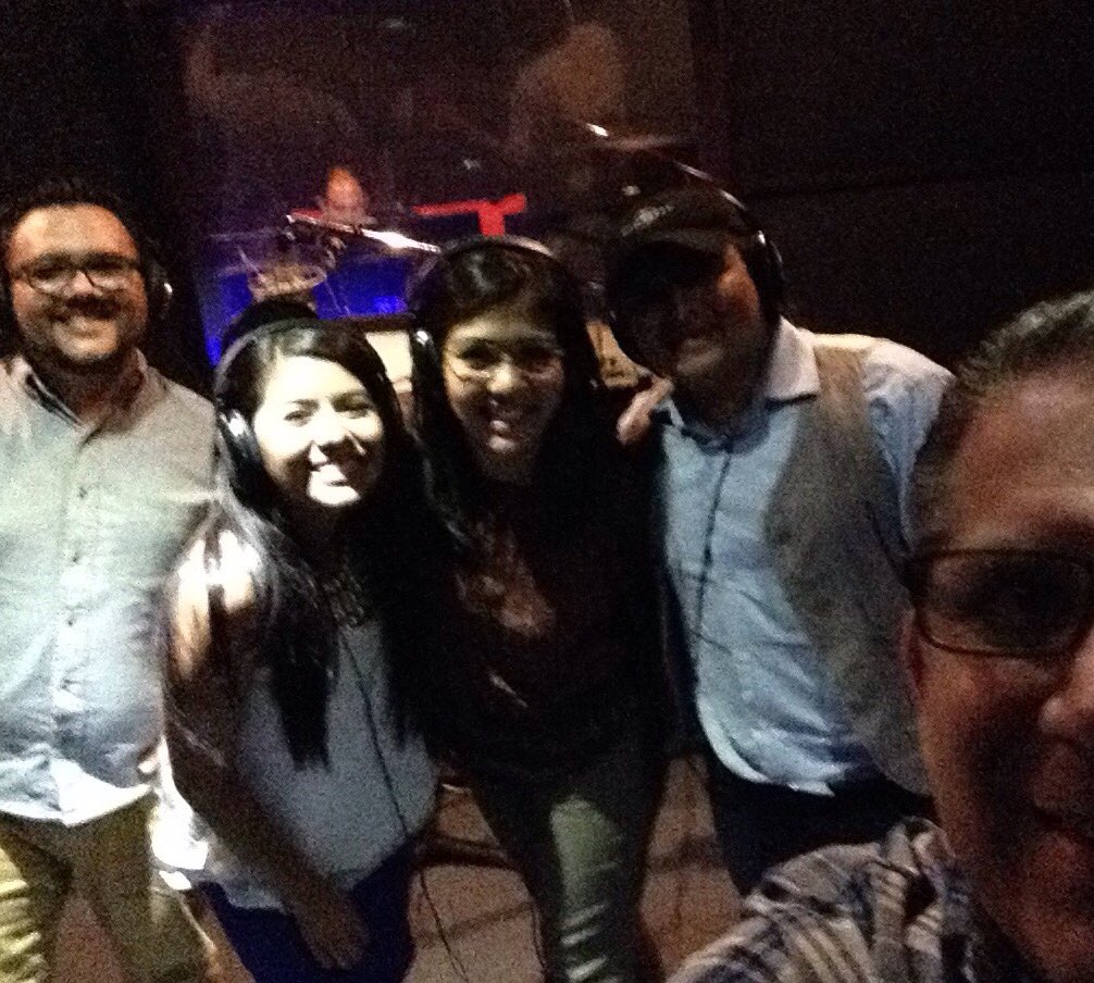 MaldonadoGuille's tweet photo. Grabando con grandes cantantes! @marielosaquino @JonathanRiveraO @josecanjura @GabyCardenasN1 #MasterAudioFactory https://t.co/jW6arIkexq