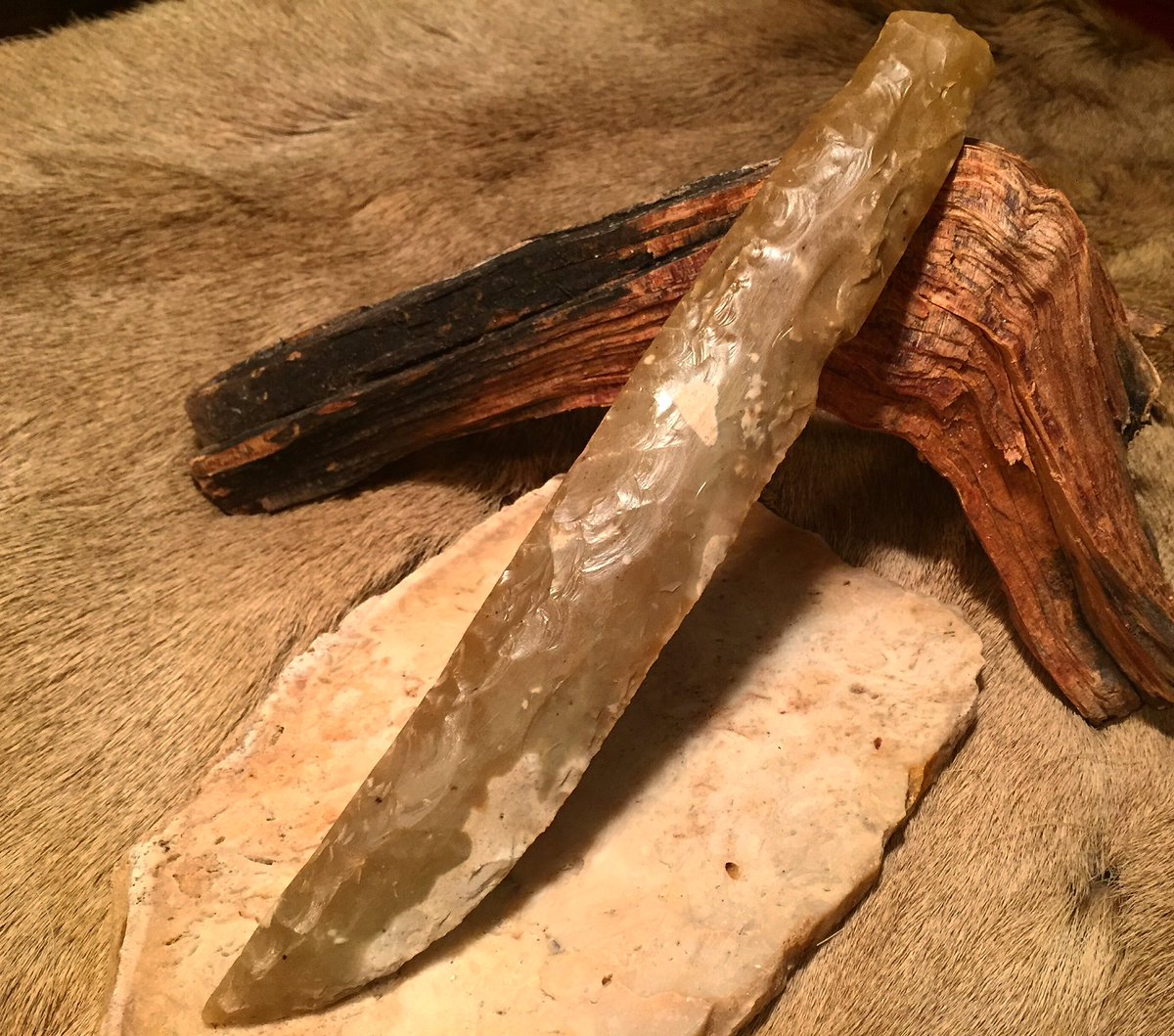 bearcreekstone's tweet photo. Coastal plains chert stone dagger #bearcreekstone #etsy #flintknapping https://t.co/8ghYCCz2d5