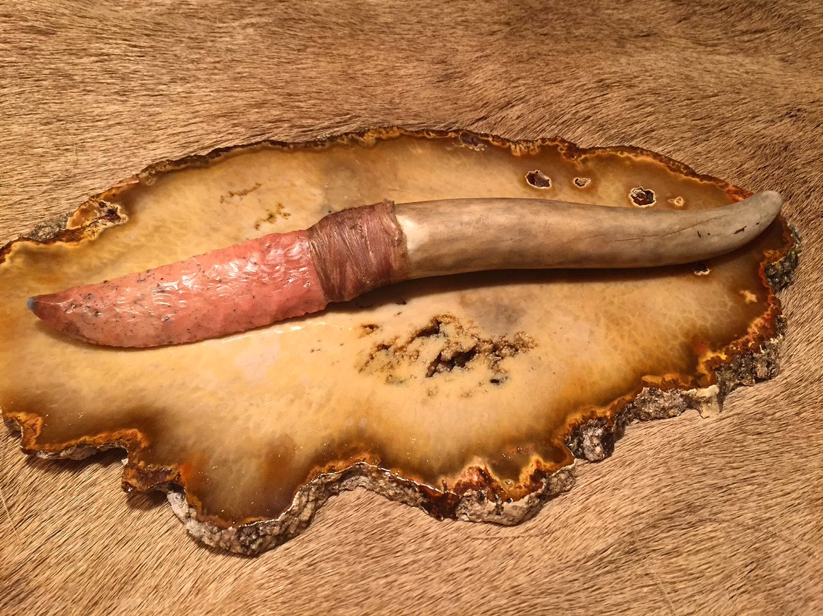 bearcreekstone's tweet photo. Coral blade #flintknapping #bearcreekstone https://t.co/R1cTCcGNSb