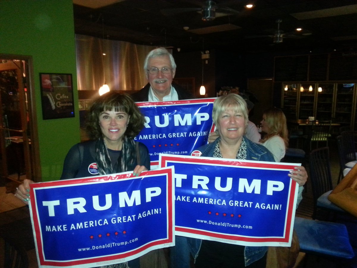 nepafortrump's tweet photo. #TeamTrumpPA will TURN PA from #NeverClinton BLUE to @realDonaldTrump RED! #AlwaysTrump PRESIDENT TRUMP https://t.co/ZpkKEdBm32