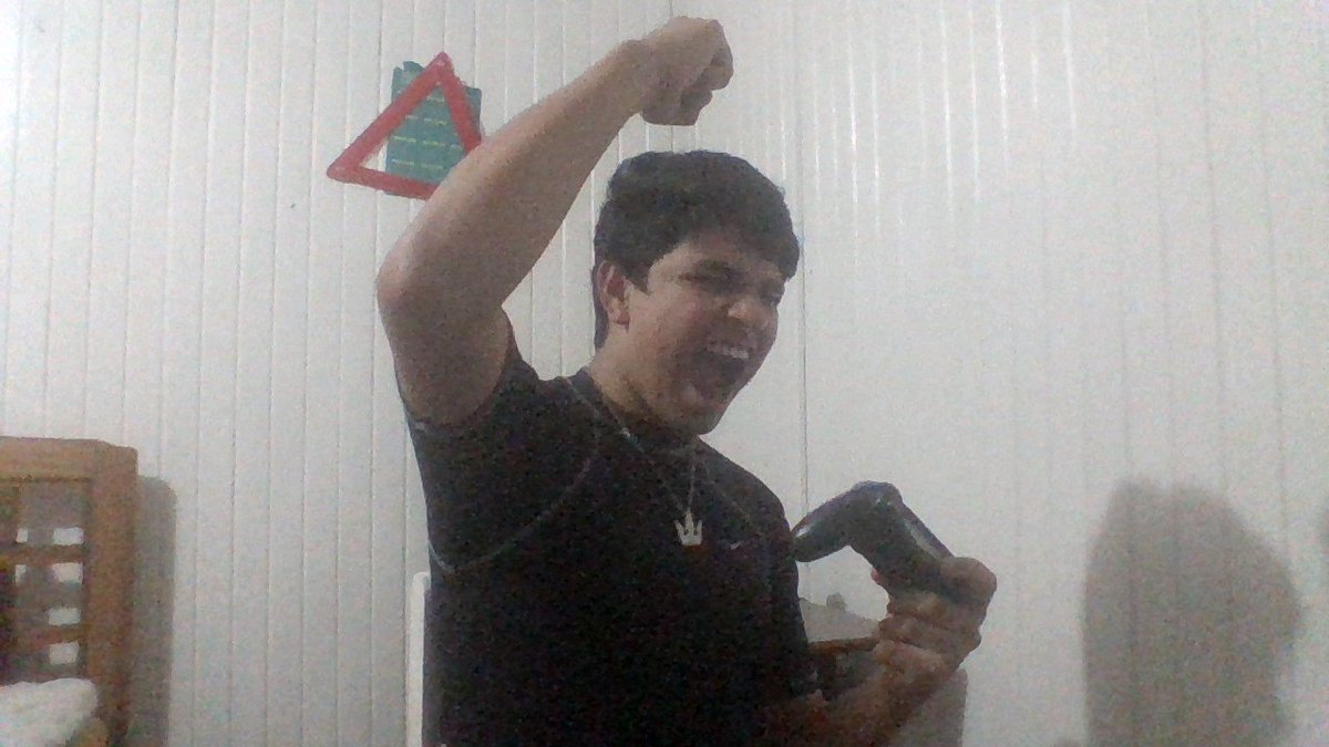 ShiranamiVT_'s tweet photo. When you play a hard 1VS1 sniper, and you won for 1 point https://t.co/8kEAui1vET