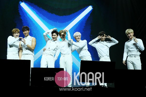 Koari_korea's tweet photo. [Photo] MONSTA X、iKON&amp;SEVENTEENとは“お互いに励まし合う仲” https://t.co/sO6k03w2jH #MONSTAX #MonstaXAllIn #TheCLAN #몬스타엑스 #몬스타X https://t.co/NplVvM8opu