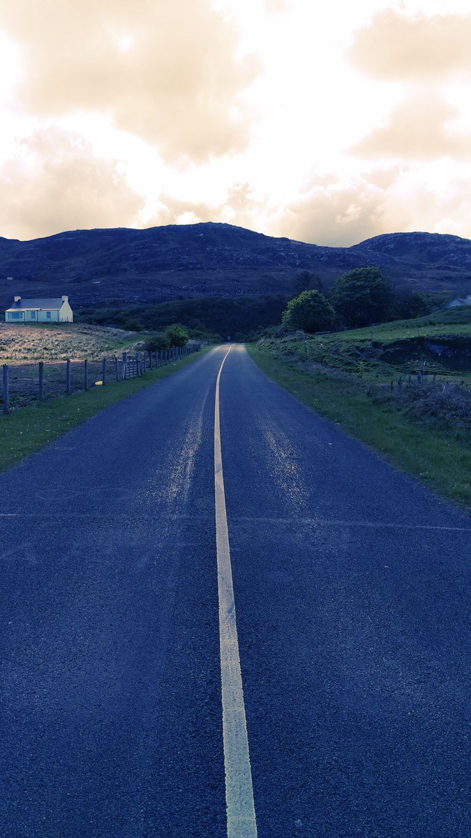 Mad4tar28's tweet photo. One of the most famous start lines in Irish rallying, SS7/9 of this year's Donegal rally #Knockalla #rubber https://t.co/iPXZ08qepO