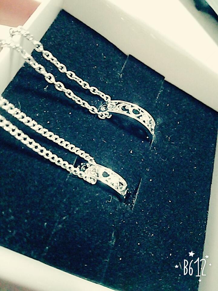 今日天神のゲーセンで
これ取ってたおじさんが一発で一個とって 
その後これもう1個４回くらいでとったから
お姉ちゃんと拍手してたら 
あげるって貰った😀
しかも、お礼言おうとしたら既に
帰っててわかんなかった
まぢかっこよかった♡♡