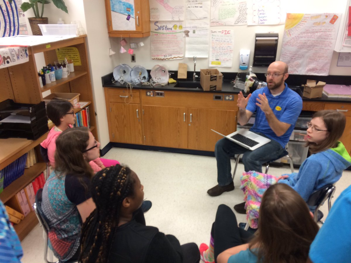 rsvoigt's tweet image. Students @MMS_ELPS meet to pose their own research questions about the #mothproject