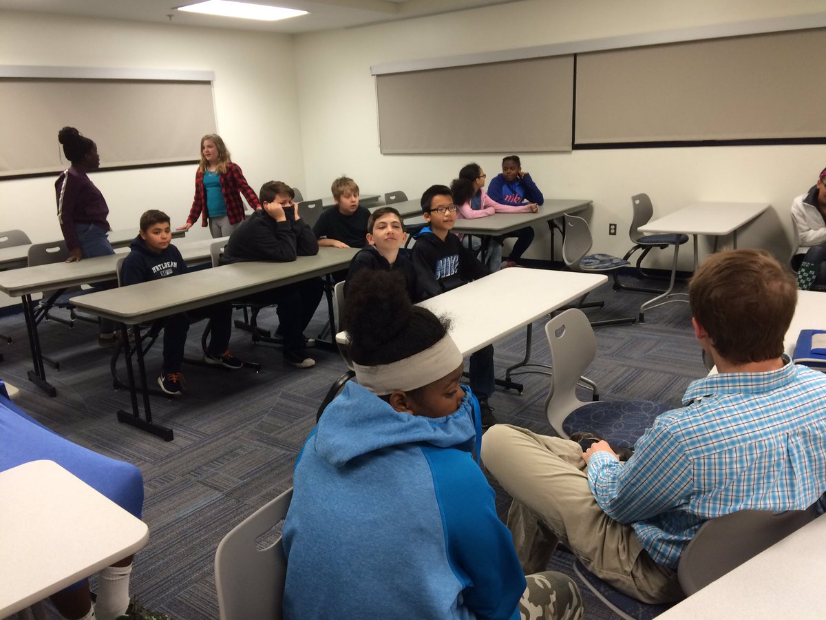 rsvoigt's tweet image. Students @MMS_ELPS meet to pose their own research questions about the #mothproject