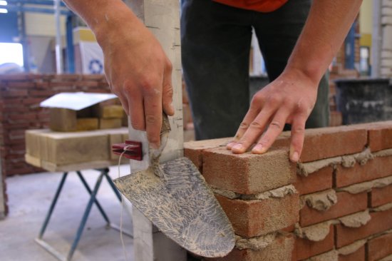 Ben je handig en goed in precisiewerk? Dan is metselen echt wat voor
jou! tinyurl.com/hsazlk3 #ESPEQ