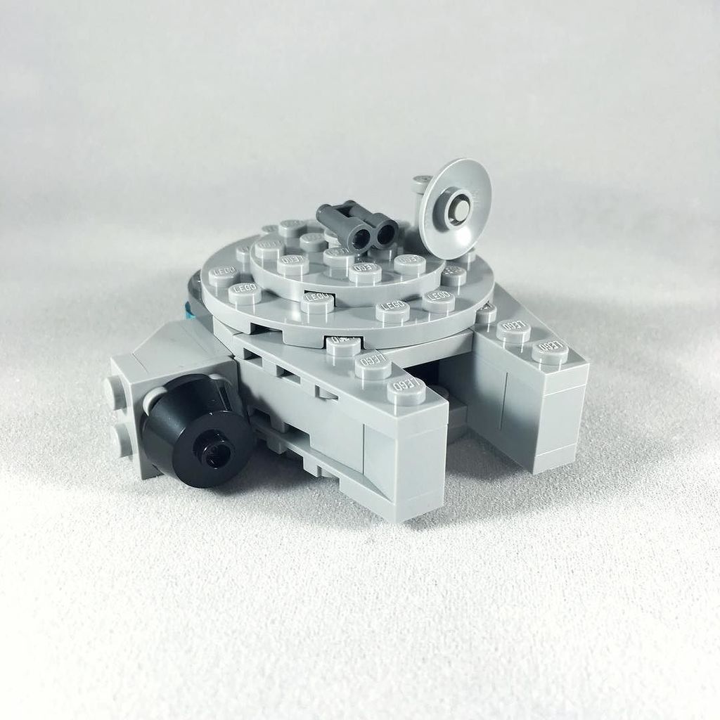 Lego_Therapy's tweet photo. Mini Falcon 
#lego #starwars #space #ship #falcon #toptoyphotos #legominifigures #toyphoto… https://t.co/P4xgtjOsJw https://t.co/i38sk8uyxW