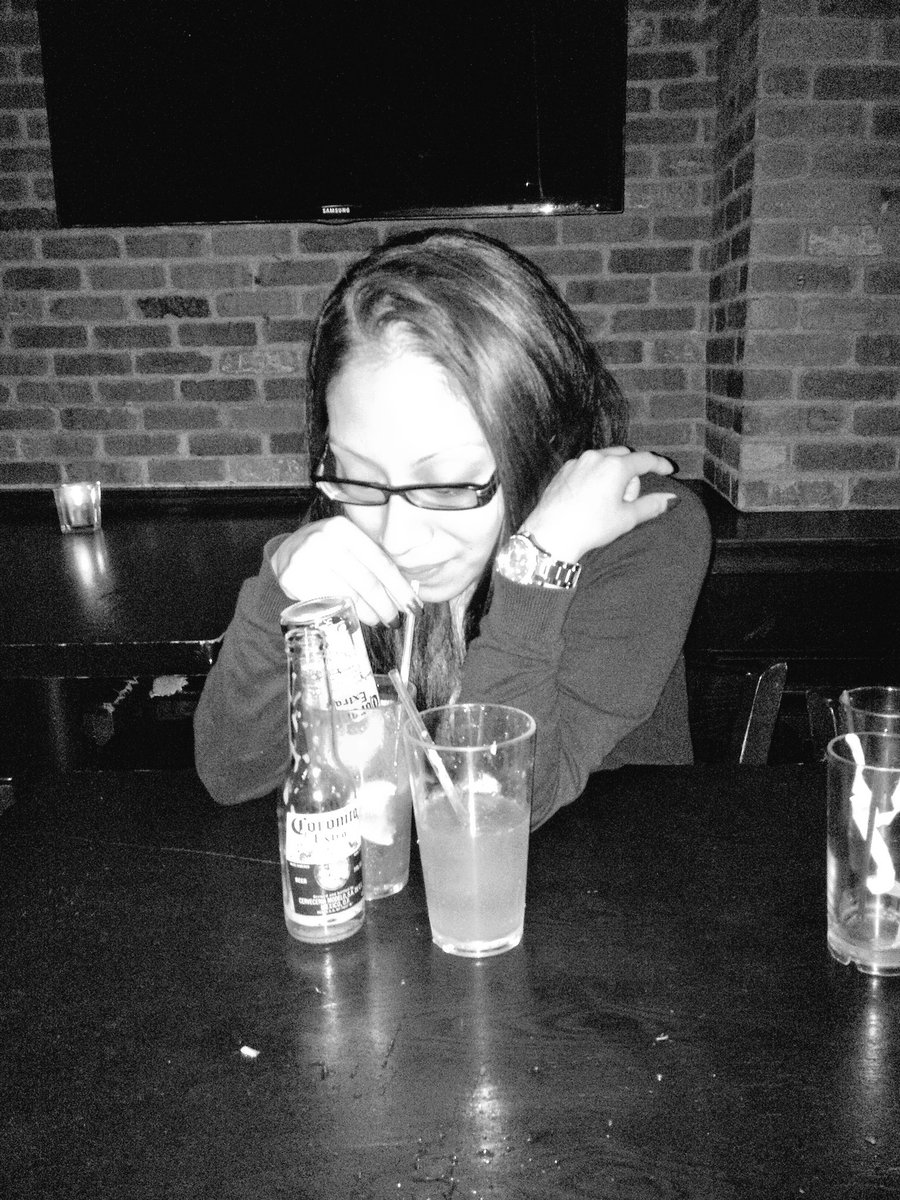 _jeanniiee's tweet photo. #FBF #LostFlies .. j.k #PictureHasAlwaysBeenInMyPhone If I'm not mistaken this is #MercuryBar https://t.co/Kwhso7bnKP