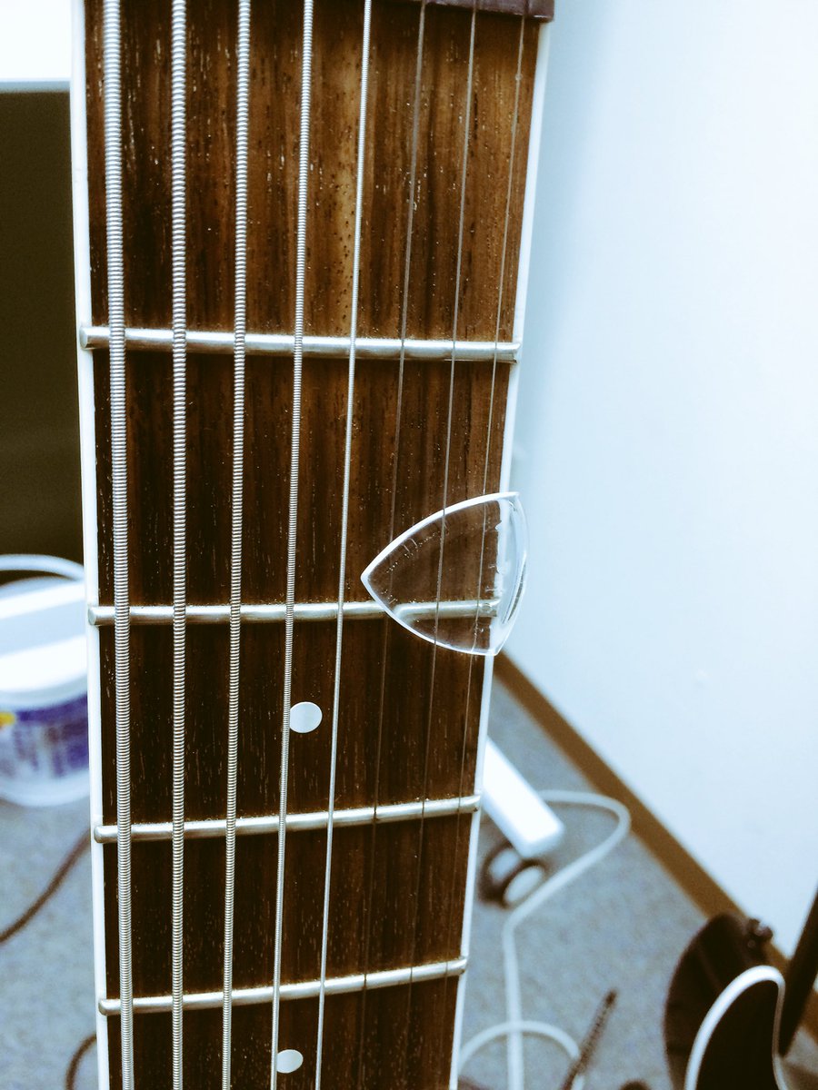 my first time to try V-Picks.
blew me away.

V-Picksに初トライ！
なんじゃこれーっ！
༼⁰o⁰；༽ぁゎゎ
早速20枚注文。