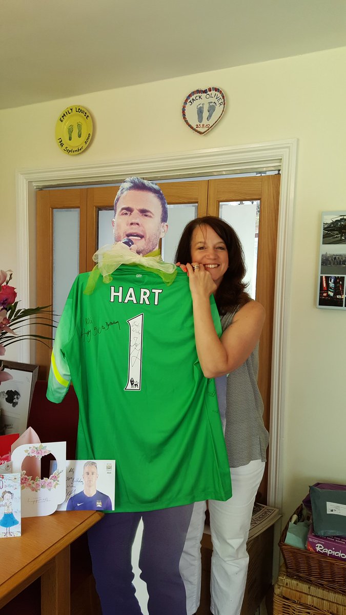 AlliGaskin's tweet photo. @GaryBarlow And me! Hope you can come to my re-arranged party! Life has got in way. New date soon. #Gary4Gaskins50th https://t.co/ZIQ5LIDUUa