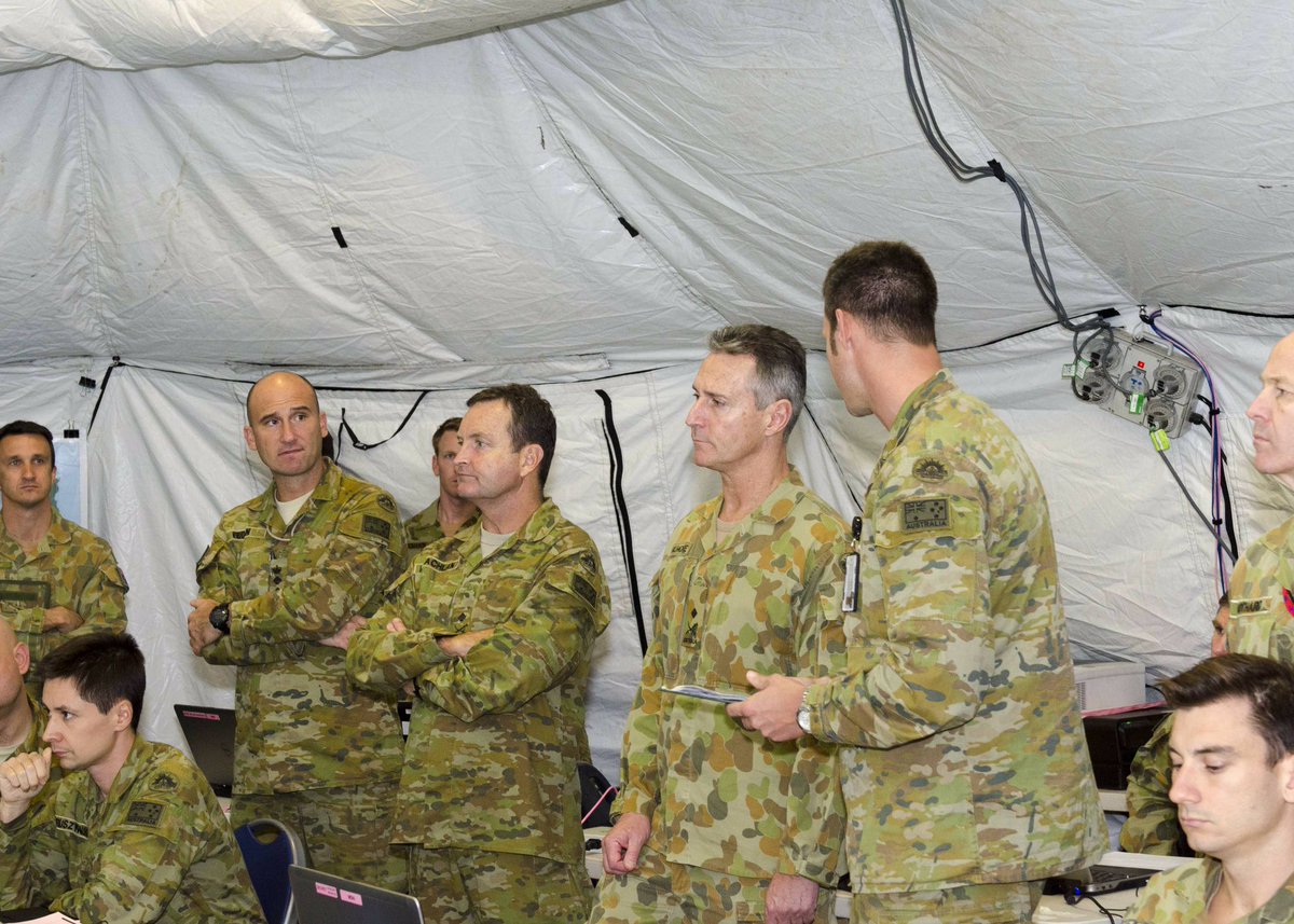 OldMechHead's tweet image. COMD #FORCOMD watching the #1DIV JOR in action @AustralianArmy