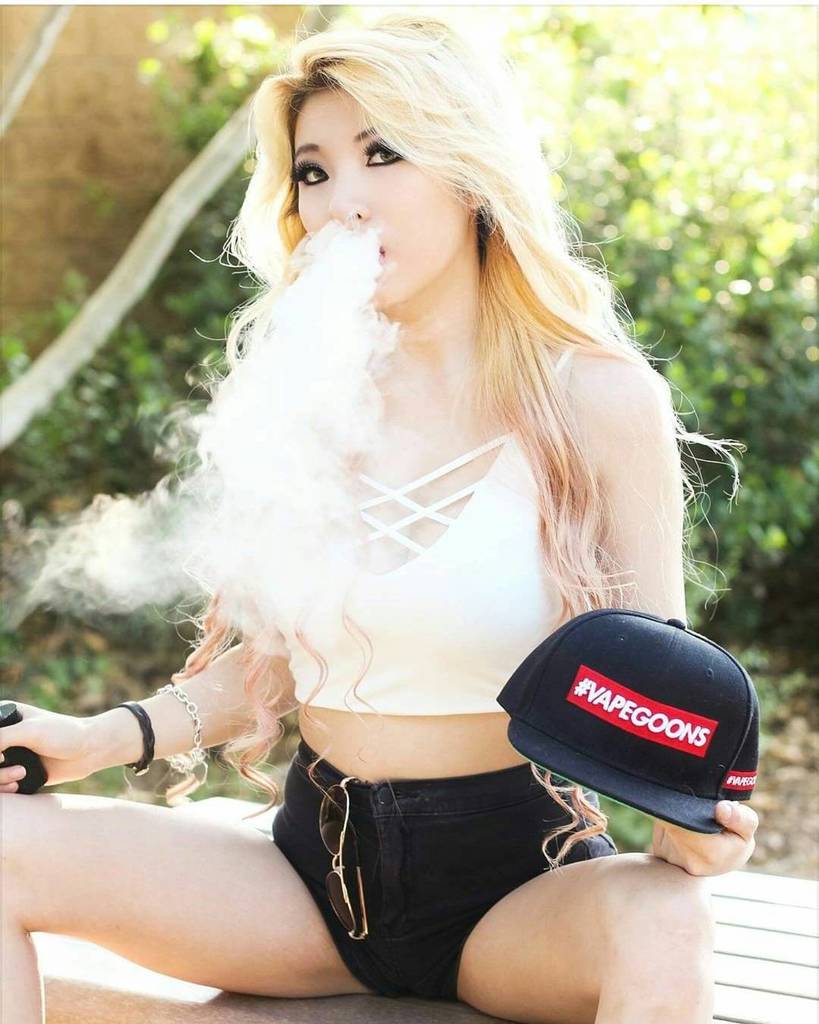 CannonballVapes's tweet photo. @Julie_kha "Got a whole bunch of pretty vape goons in my clique." ๐ฅ๐ค๐ธ๐๐จ
-
#TeamVML #VapemodelsLiquid #Vapemodels #โฆ https://t.co/YhsLWjrqyG