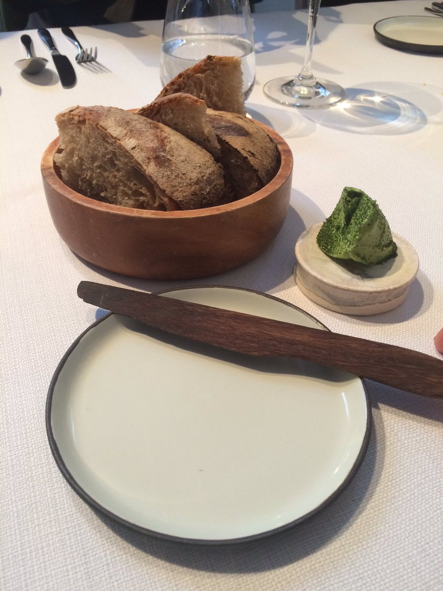 One of the tastiest breads I've ever had ! <a href="/Mielcke/">Jakob Mielcke</a> amazing meal #TweetWhatYouEat