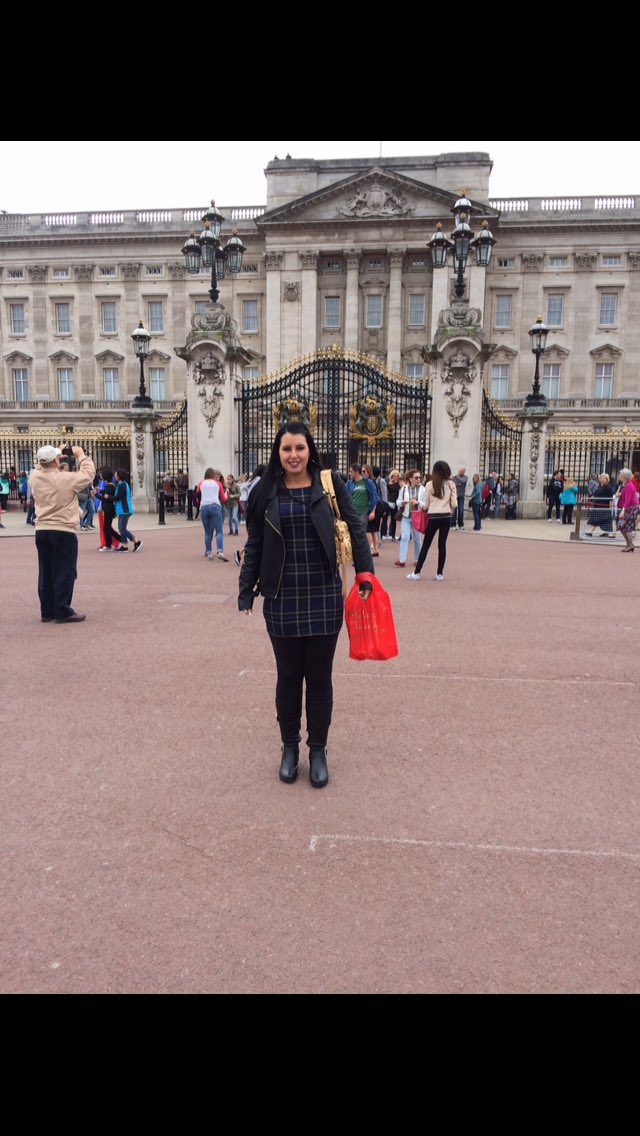SherrillCarlin's tweet photo. Had a brill time in London, back home to sunny Glasgow today 😊 https://t.co/TjD1rLdLXR