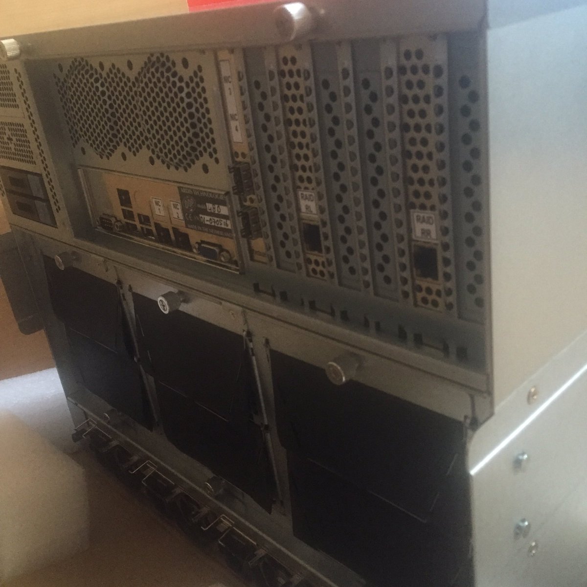 DDP_SuperServer's tweet photo. New toy have arrived for Tokai TV. It's DDP48D with 144TB but first let us test! @OnAirAsia https://t.co/Z7sZz5odrG