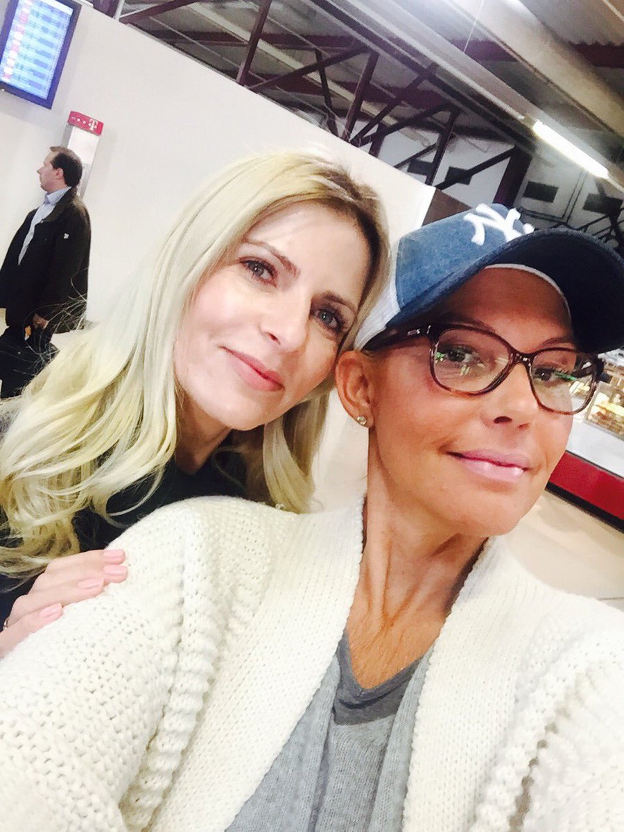 Wen trifft man alles am Flughafen 😂 <a href="/tanja_buelter/">Tanja Buelter</a>