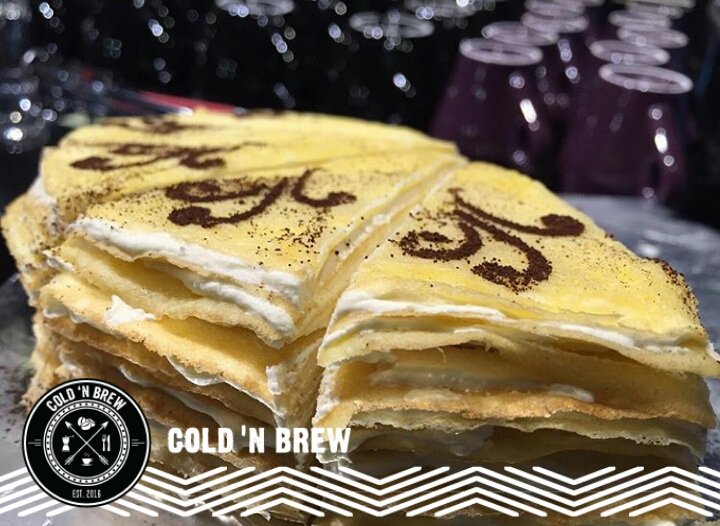 Sometimes all u need to make a day better is a mille crepe. Choose your favorite flavour between oreo or vanilla :)