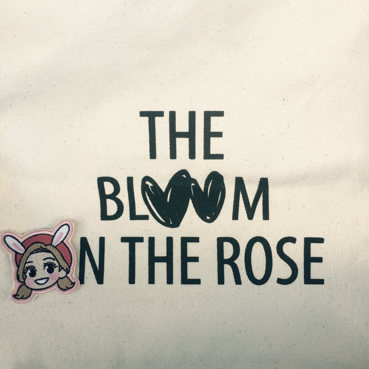 codenumber329's tweet image. 핸드폰... 색감... 이상해.......*