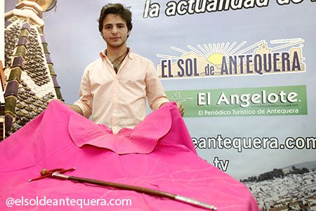 ElSoldAntequera's tweet image. El antequerano Carlos Blázquez estará en la clase taurina de Fortes el sábado 4 de junio bit.ly/1OGr1Vv