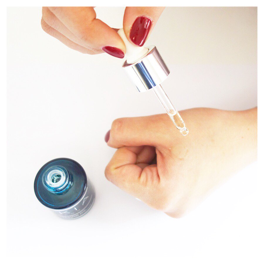 OSKIA's tweet image. Prime skin with a few drops of Restoration Oil for a hydrated, dewy base before makeup application!