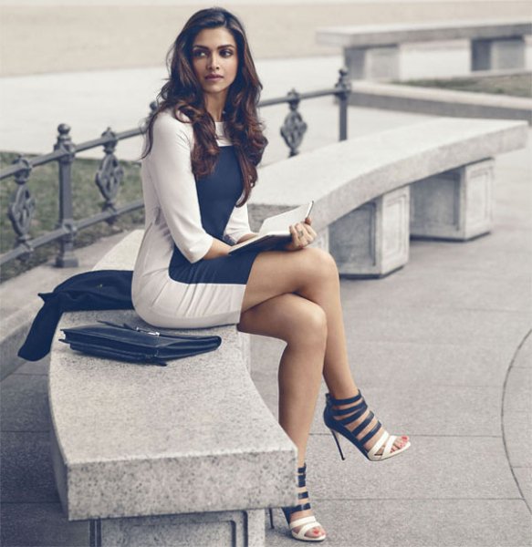 reenabhagatt1's tweet photo. #Bollywoodactress @deepikapadukone #pictures @DeepikkaPadukon
 @deepika_crazen @TheDeepikaFC https://t.co/tCI1LhoH9n https://t.co/FGNSFtzMns