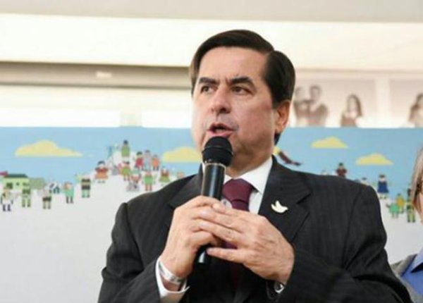 BluRadioCo's tweet photo. Corte definirá facultad de funcionarios públicos para apoyar plebiscito: @CristoBustos https://t.co/yhwhQ4Jxhq https://t.co/B11HMysSGj