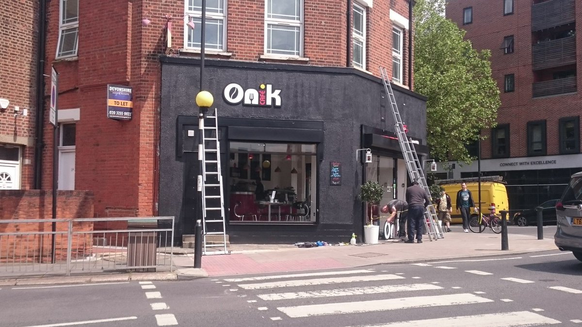 Cafe Onik has had a makeover!  #WestEaling - looks good, but I still read it as 🐽🐖 Oink🐖🐽 #Northfields #Ealing